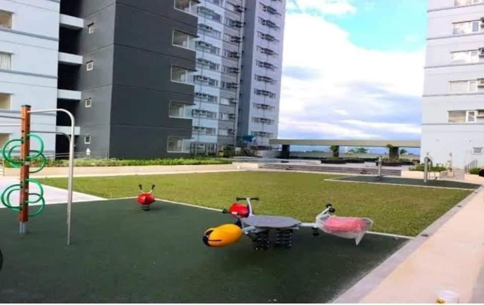 Nice Corner Ayala 1 Bedroom Condo At Heart Of Davao City With Hi Speed Wi Fi Internet Eksteriør billede