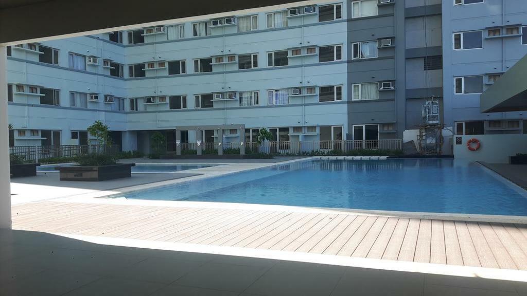 Nice Corner Ayala 1 Bedroom Condo At Heart Of Davao City With Hi Speed Wi Fi Internet Eksteriør billede